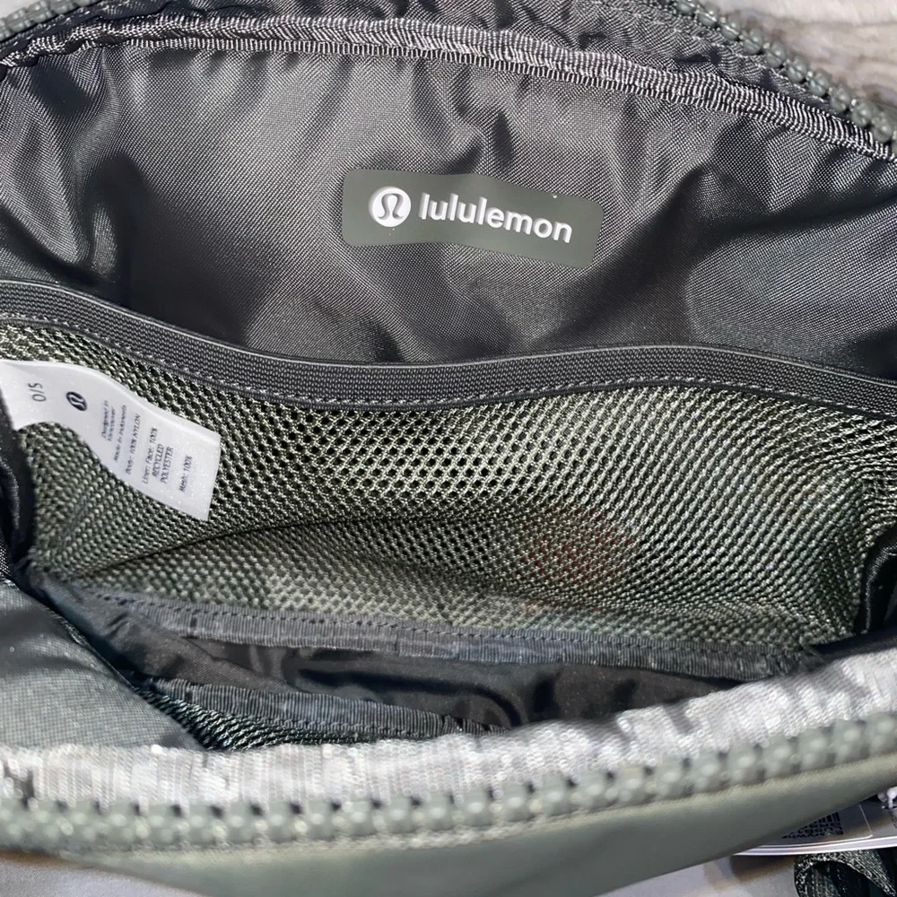 SOLD❌ NWT LULULEMON EVERYWHERE BELT BAG - Picture 8 of 15